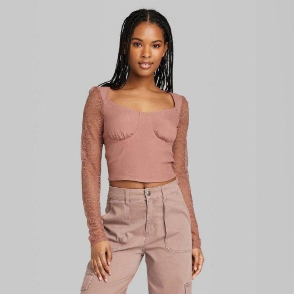 Cropped Lace Sleeve Sweetheart Neck Top